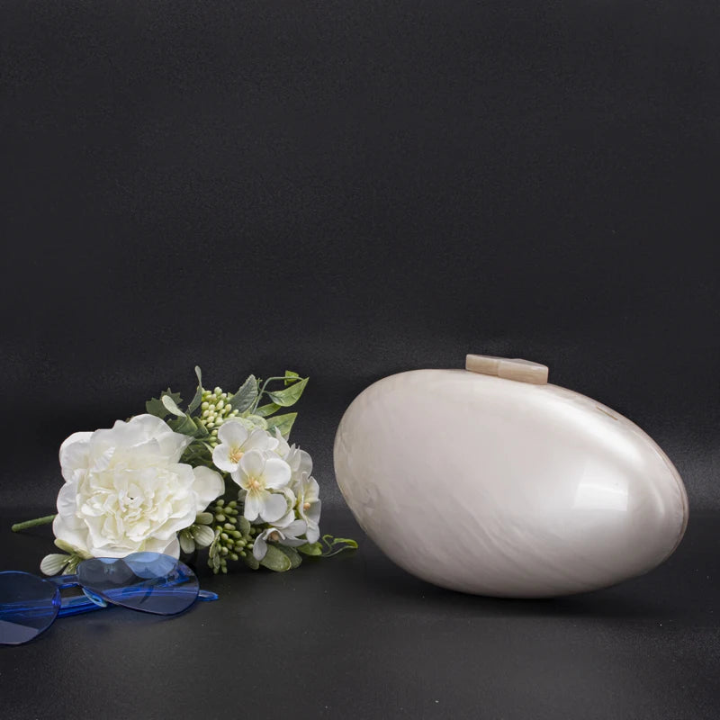 Luxurious Pearl Shell Shaped Evening Clutch Bag