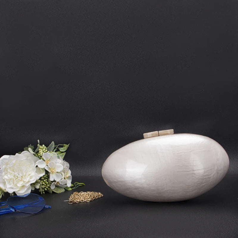 Luxurious Pearl Shell Shaped Evening Clutch Bag